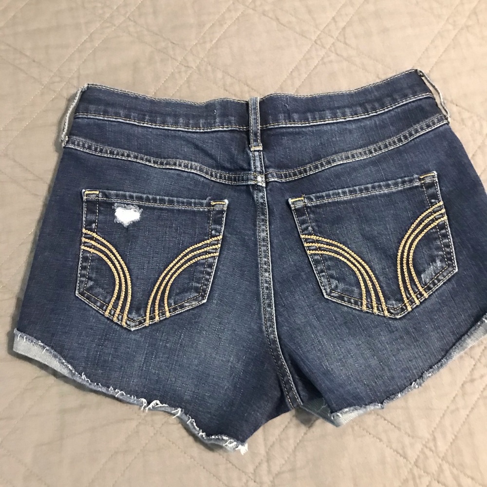 Hollister Shorts - Picture 2 of 3